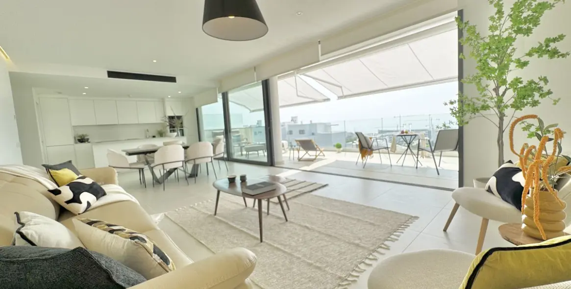 Sale of middle floor apartment in Fuengirola 13