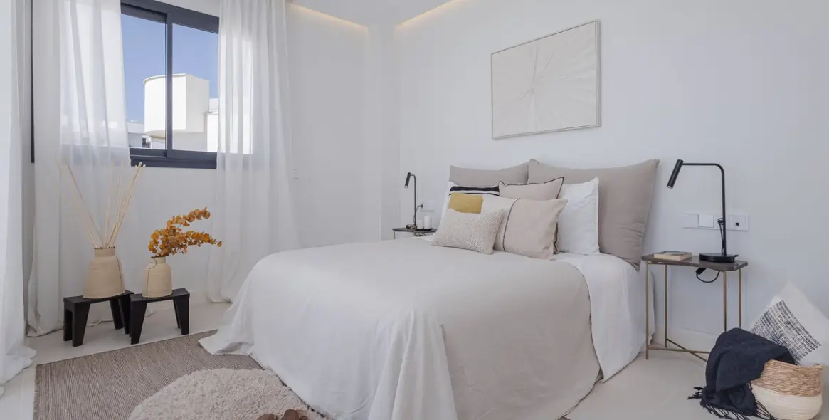 Sale of middle floor apartment in Fuengirola 17