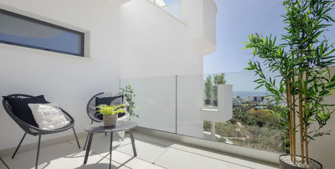 Sale of middle floor apartment in Fuengirola 19