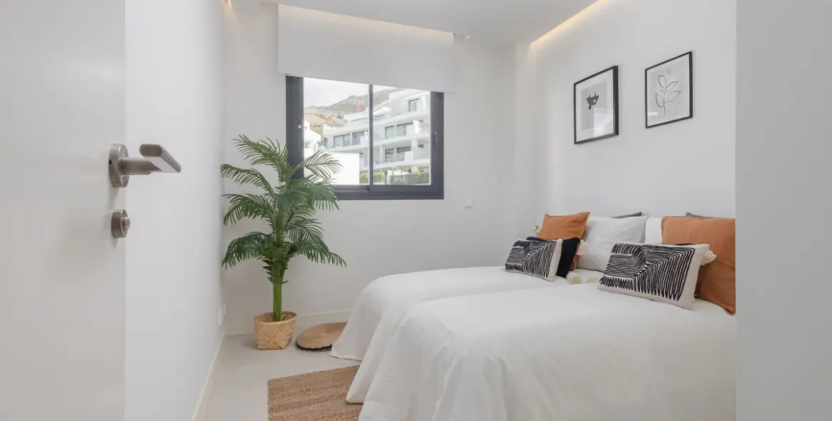 Sale of middle floor apartment in Fuengirola 23