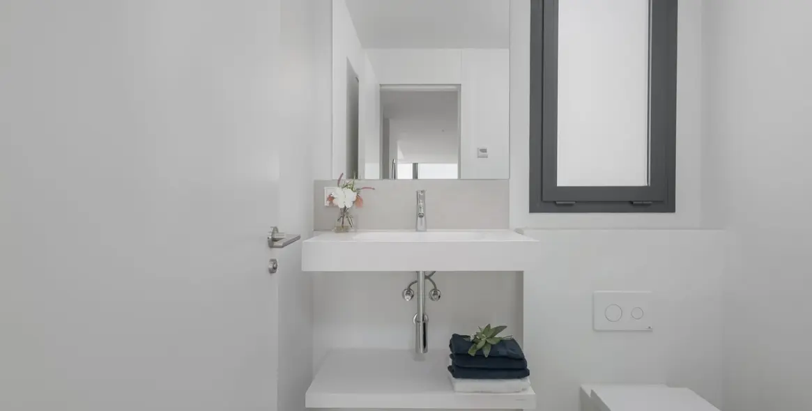 Sale of middle floor apartment in Fuengirola 28