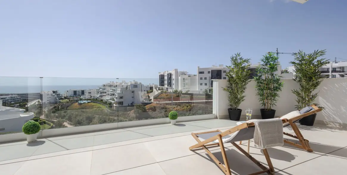 Sale of middle floor apartment in Fuengirola 30