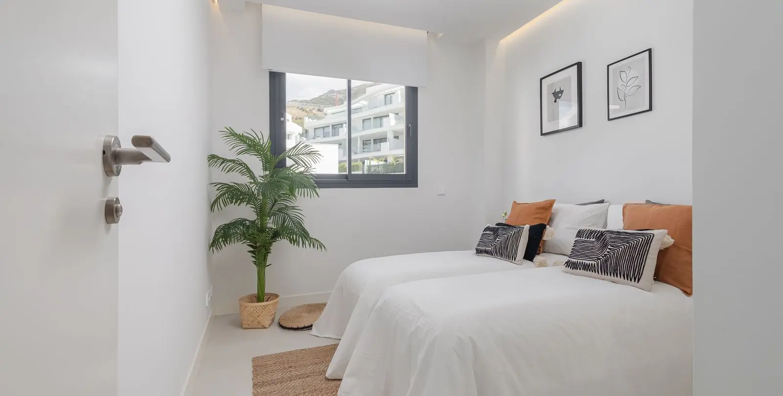 Sale of middle floor apartment in Fuengirola 23