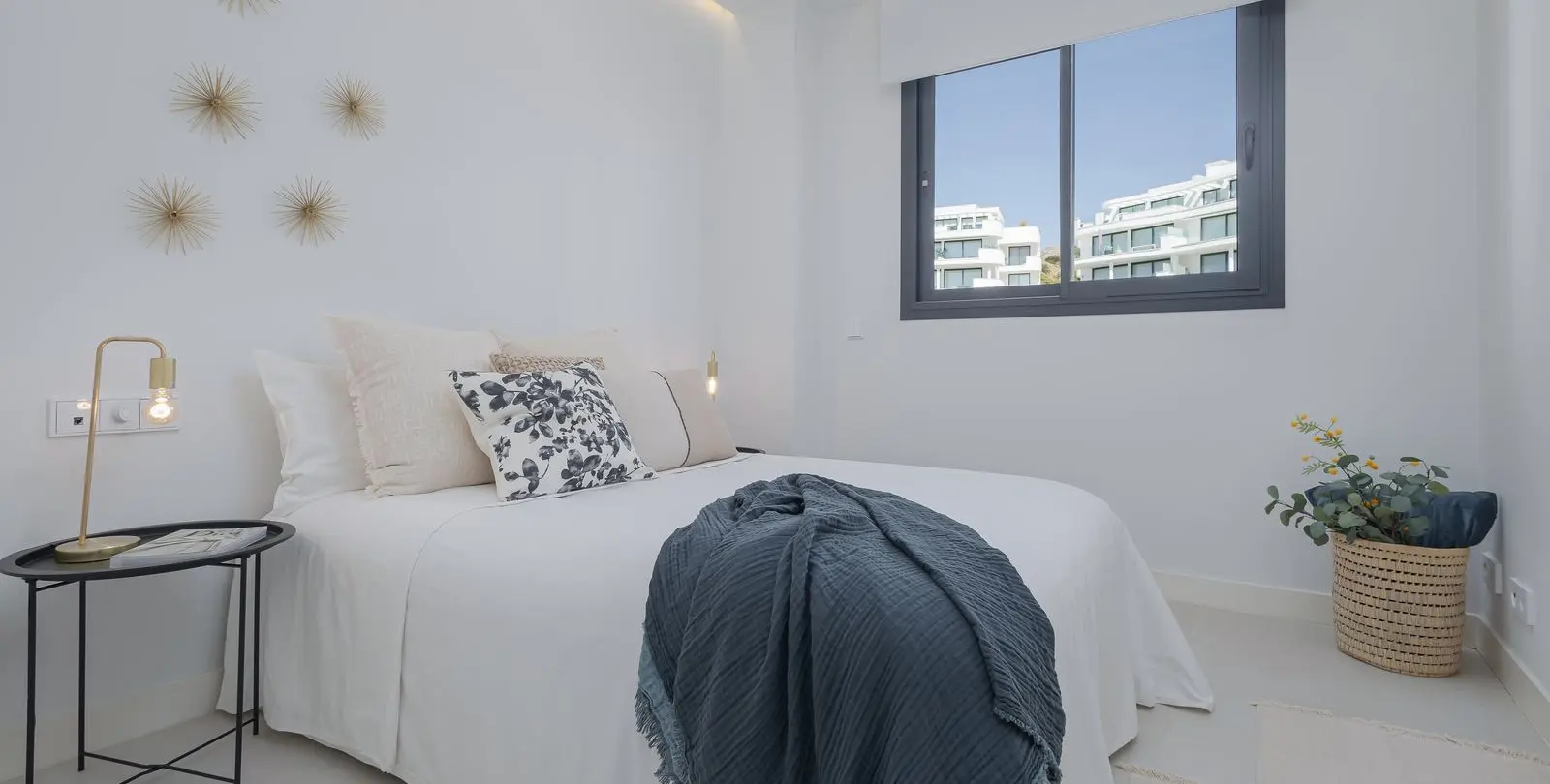 Sale of middle floor apartment in Fuengirola 24