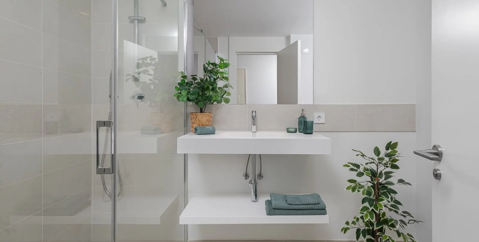 Sale of middle floor apartment in Fuengirola 25