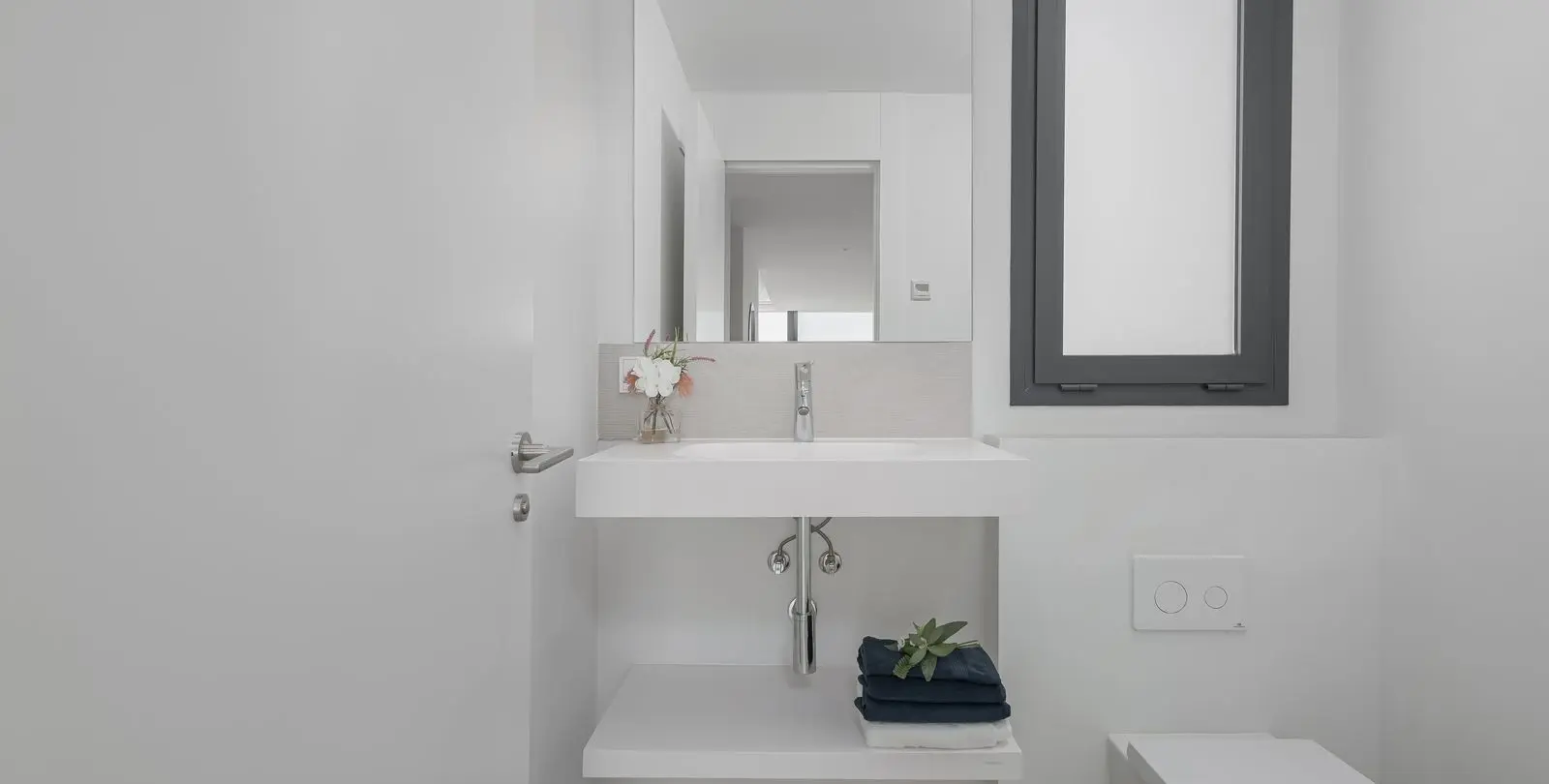 Sale of middle floor apartment in Fuengirola 28