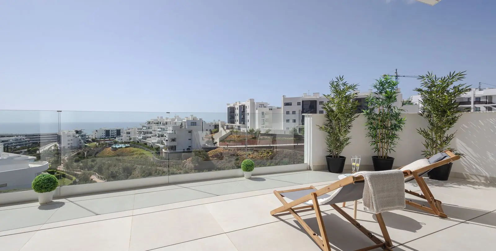 Sale of middle floor apartment in Fuengirola 30
