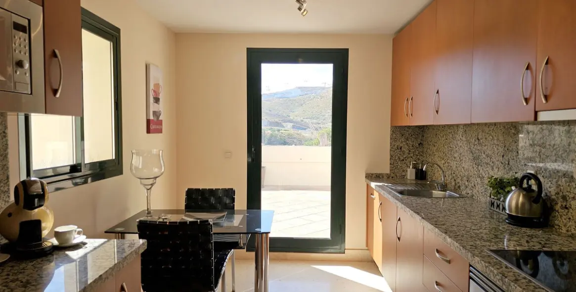 Sale of penthouse duplex in Benahavís (district Benahavís) 7