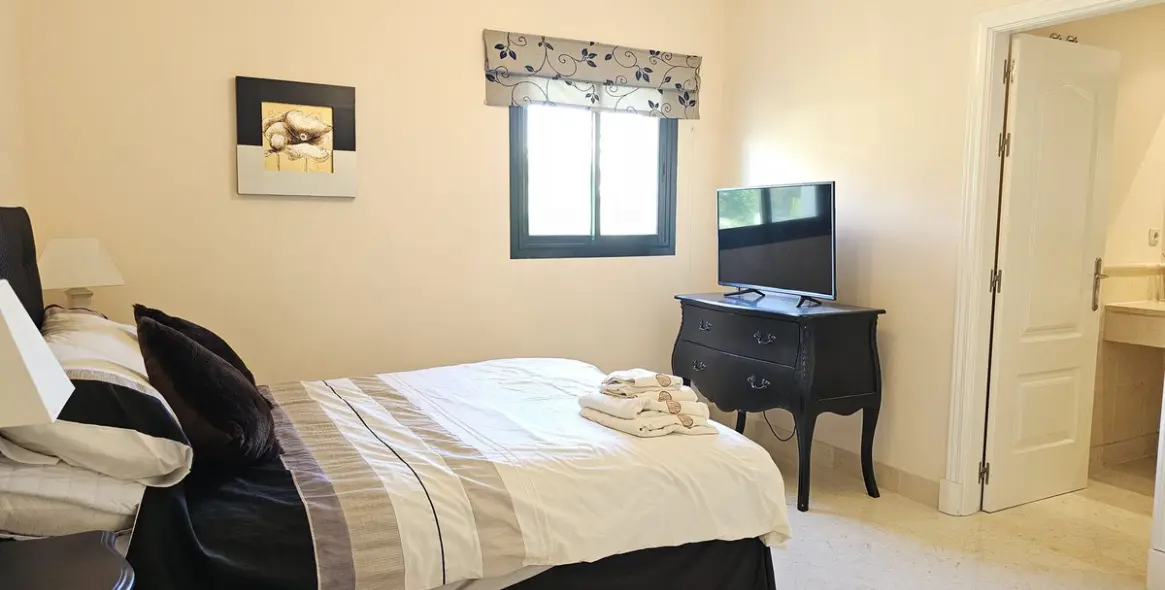 Sale of penthouse duplex in Benahavís 11