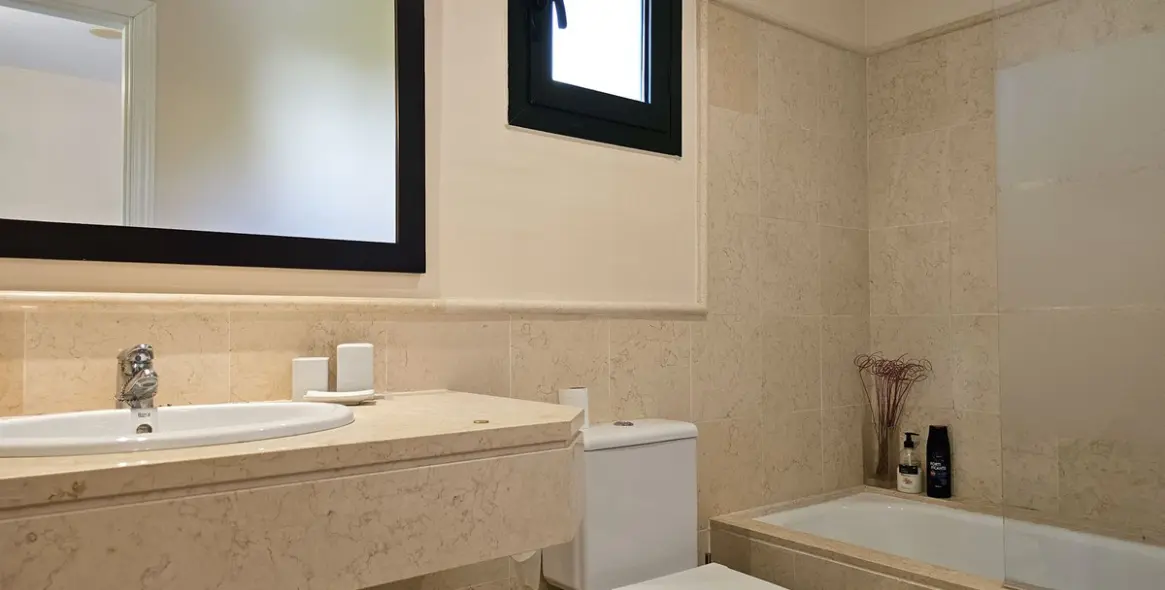 Sale of penthouse duplex in Benahavís 13