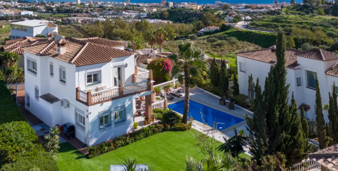 Продажа  отдельно стоящей виллы в Campo Mijas 32