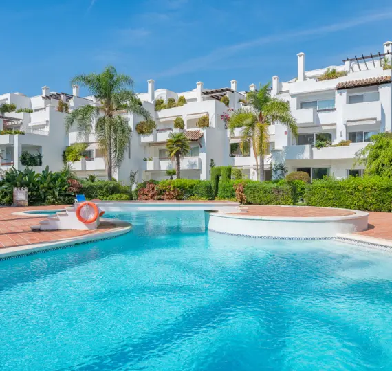 Venta de apartamento en planta baja en The Golden Mile