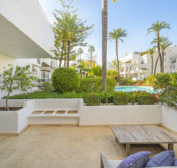 Venta de apartamento en planta baja en The Golden Mile