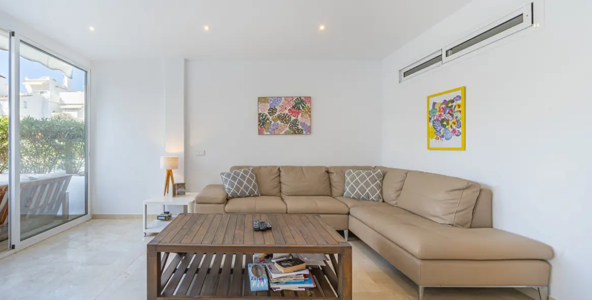 Venta de apartamento en planta baja en The Golden Mile 14