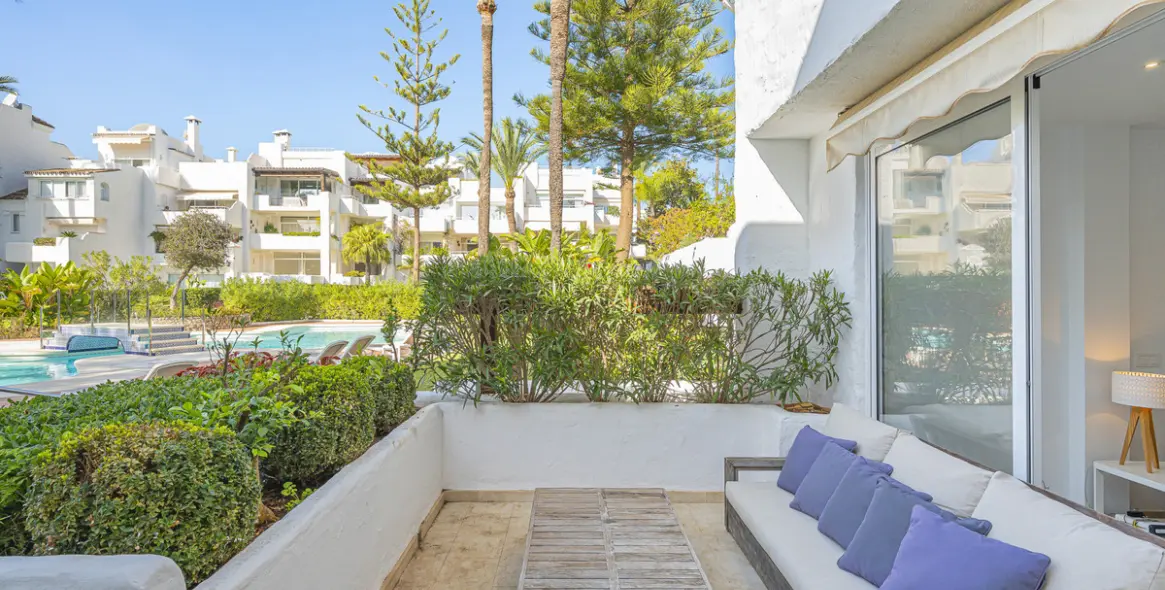 Venta de apartamento en planta baja en The Golden Mile 17