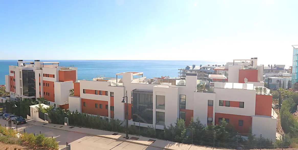 Продажа двухуровневого пентхауса в Carvajal 1