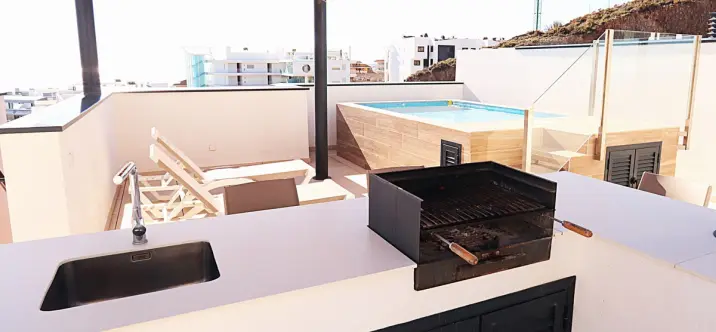 Продажа двухуровневого пентхауса в Carvajal 2