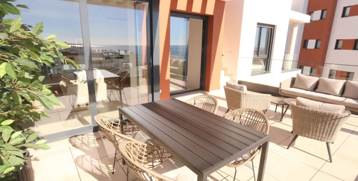 Продажа двухуровневого пентхауса в Carvajal 5