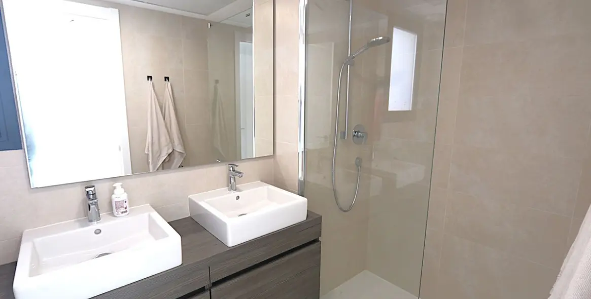 Продажа двухуровневого пентхауса в Carvajal 9