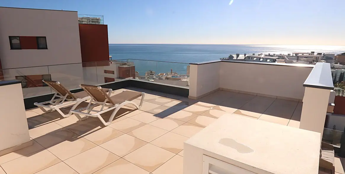 Продажа двухуровневого пентхауса в Carvajal 13