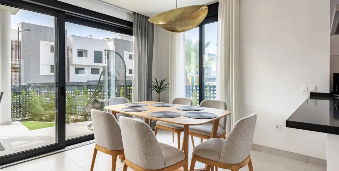 Продажа таунхауса в Bel Air 10