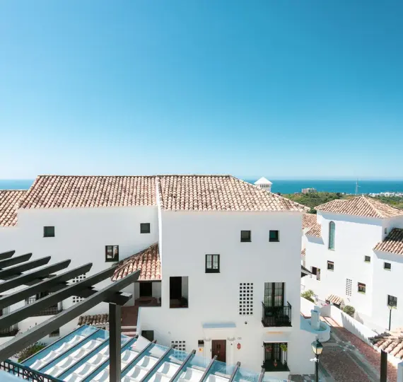 Продажа двухуровневого пентхауса в Altos de los Monteros