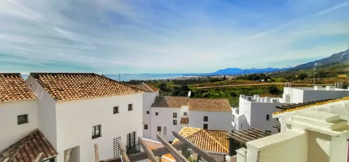 Продажа двухуровневого пентхауса в Altos de los Monteros 2