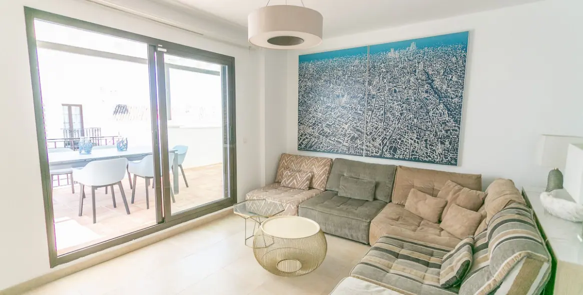 Продажа двухуровневого пентхауса в Altos de los Monteros 5