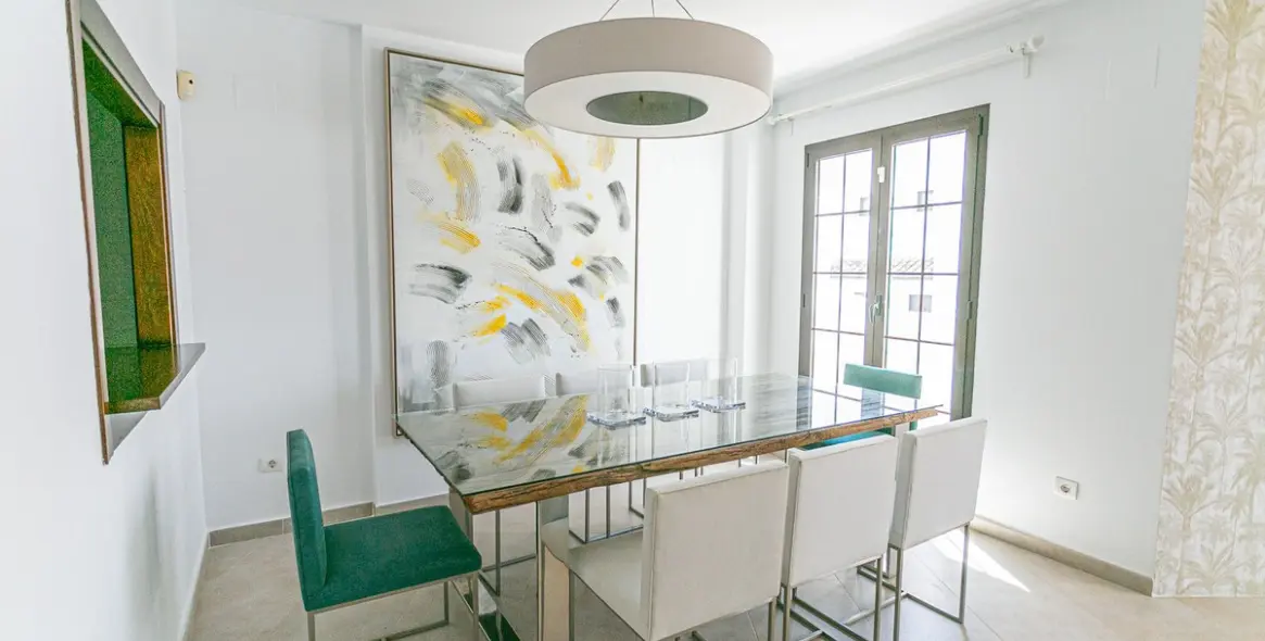 Продажа двухуровневого пентхауса в Altos de los Monteros 8