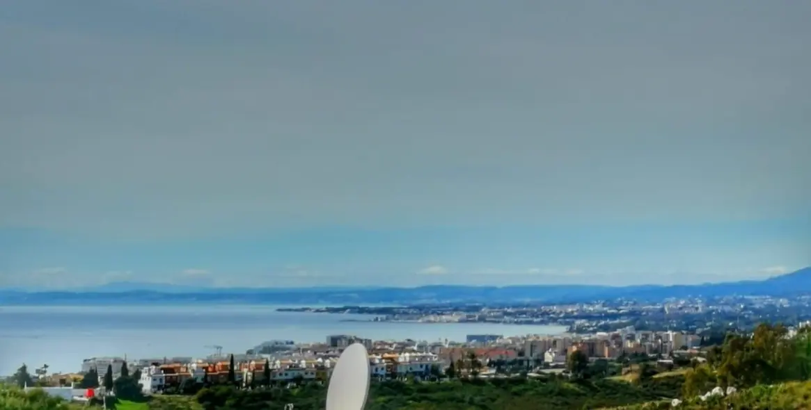 Продажа двухуровневого пентхауса в Altos de los Monteros 17