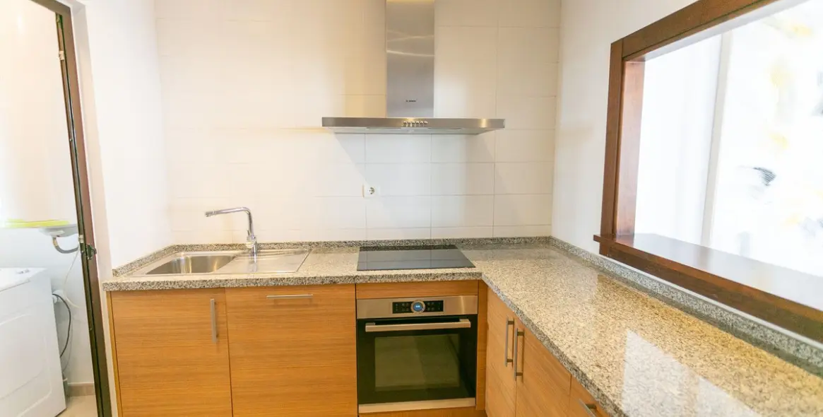 Продажа двухуровневого пентхауса в Altos de los Monteros 34