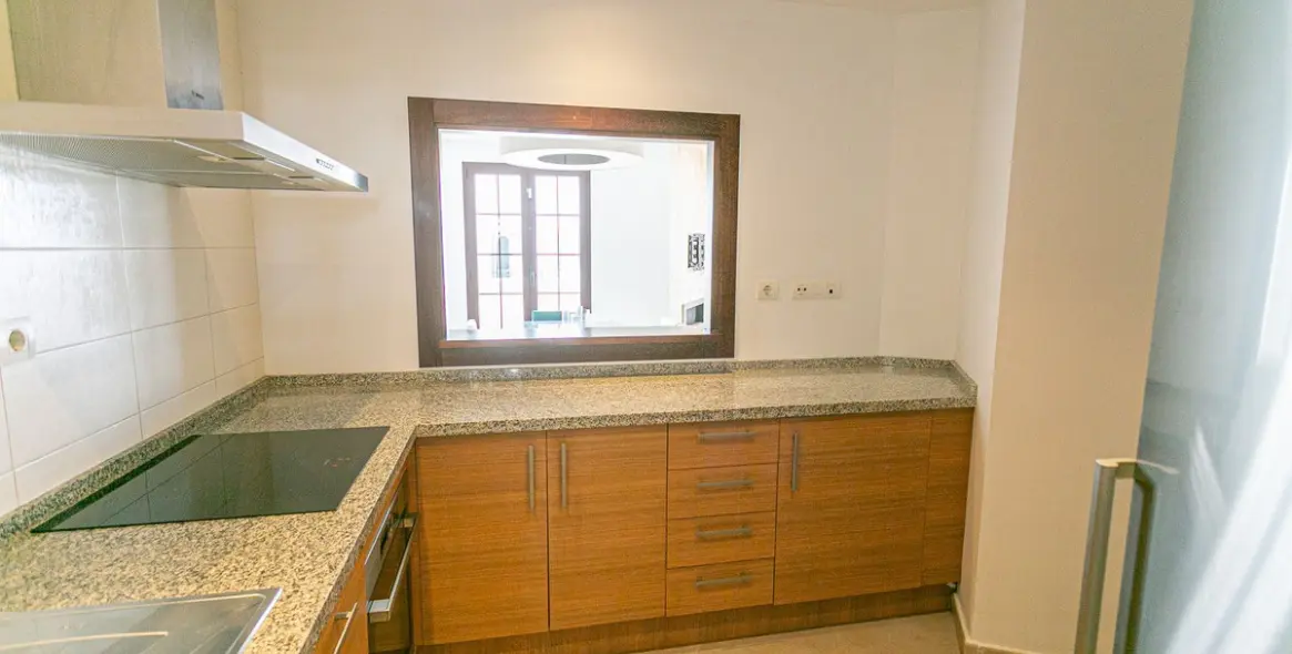 Продажа двухуровневого пентхауса в Altos de los Monteros 35