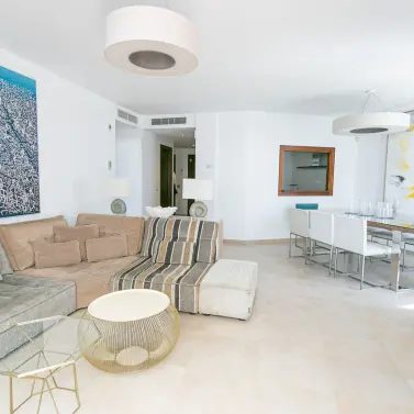 Sale of penthouse duplex in Altos de los Monteros