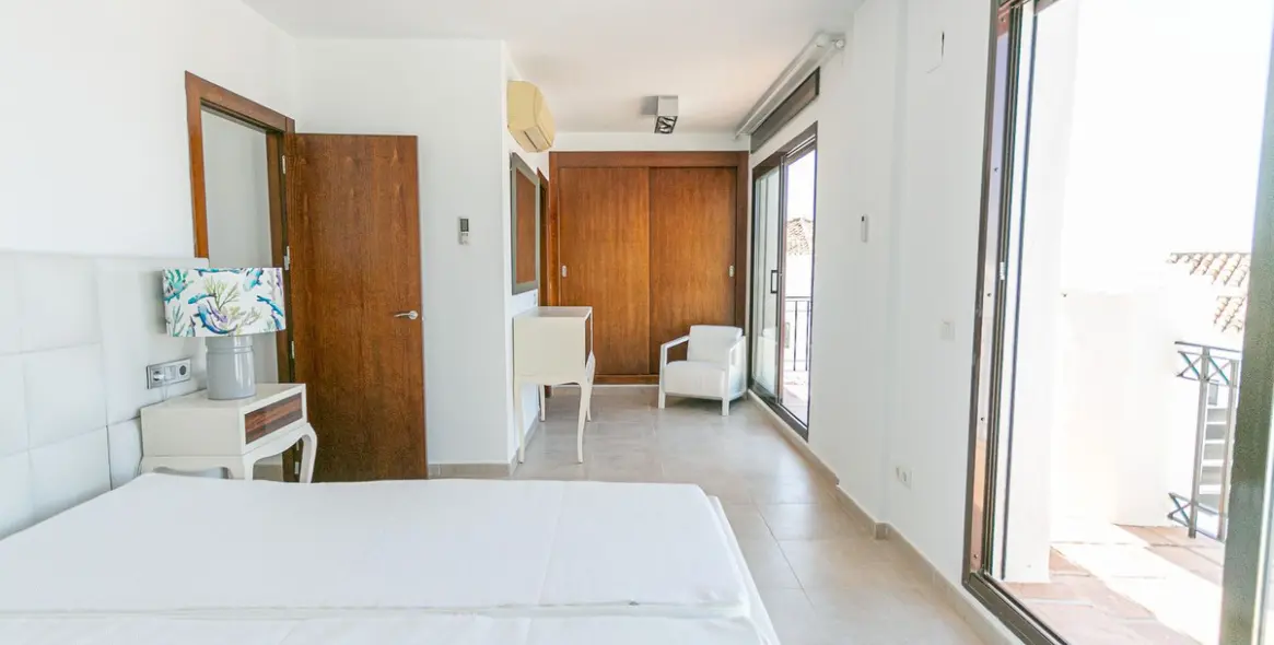 Venta de ático dúplex en Altos de los Monteros 14