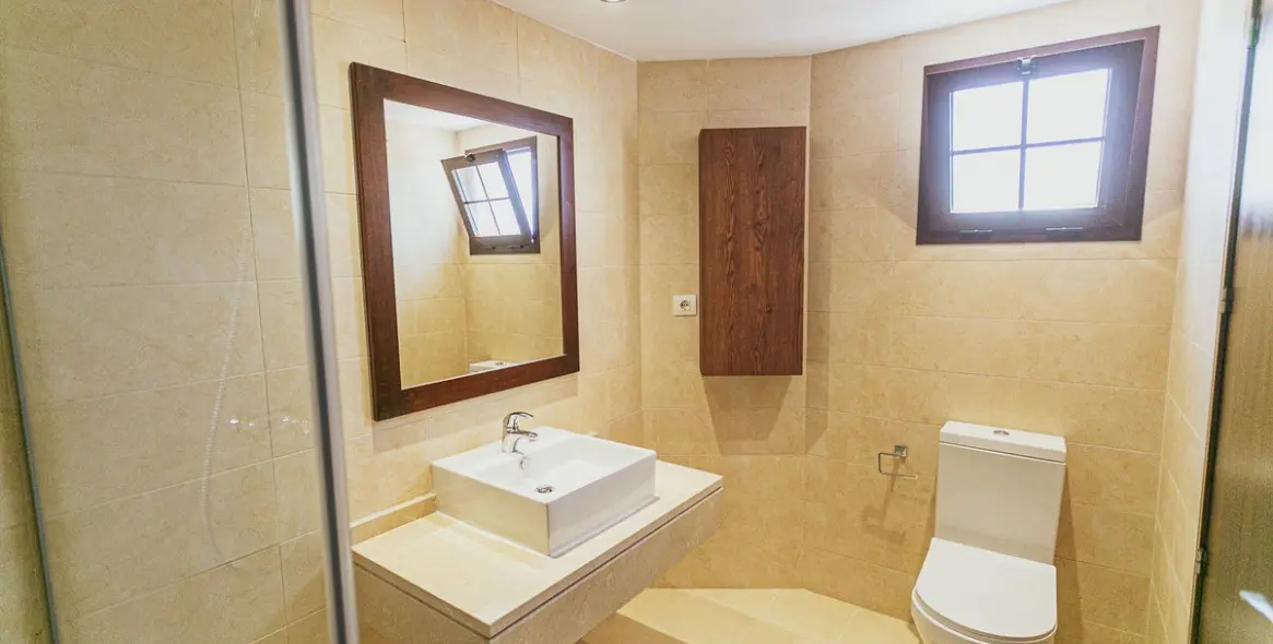 Venta de ático dúplex en Altos de los Monteros 20