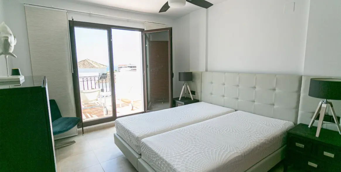 Venta de ático dúplex en Altos de los Monteros 21