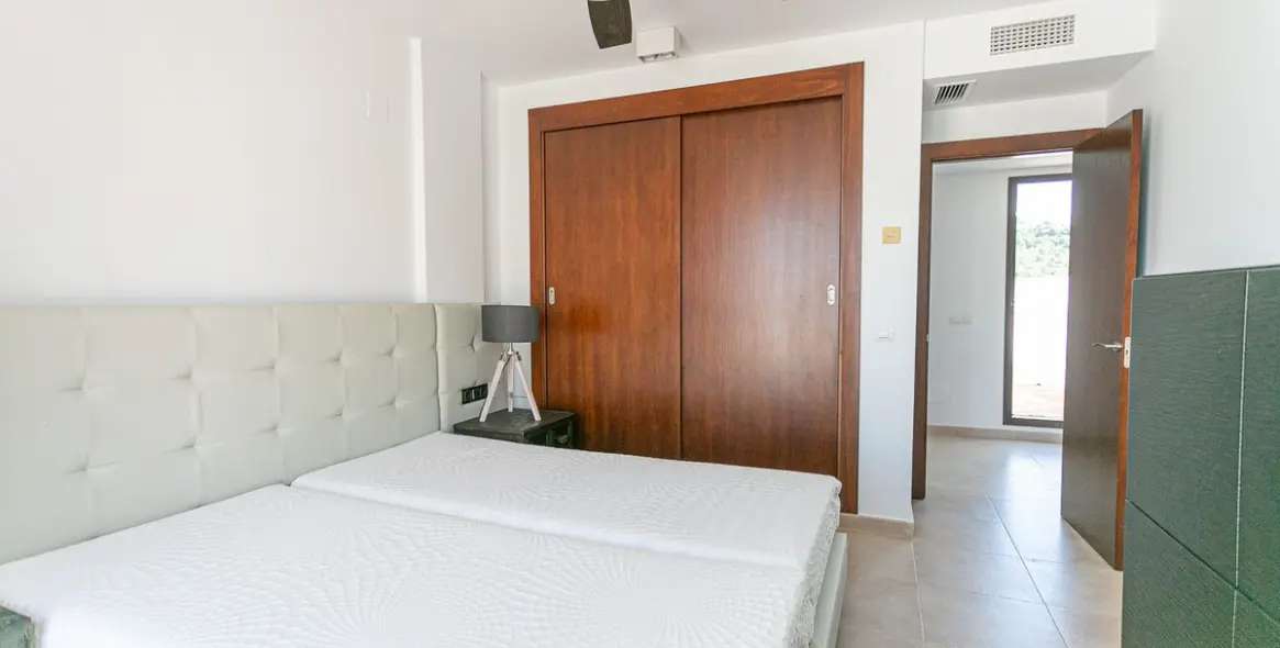 Venta de ático dúplex en Altos de los Monteros 22