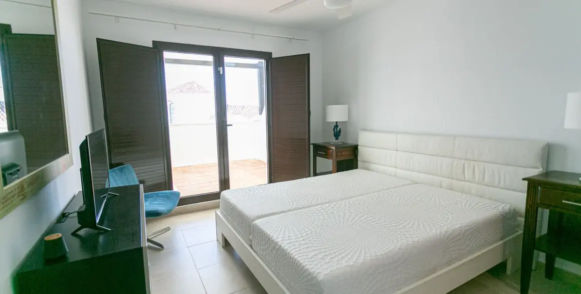 Venta de ático dúplex en Altos de los Monteros 43