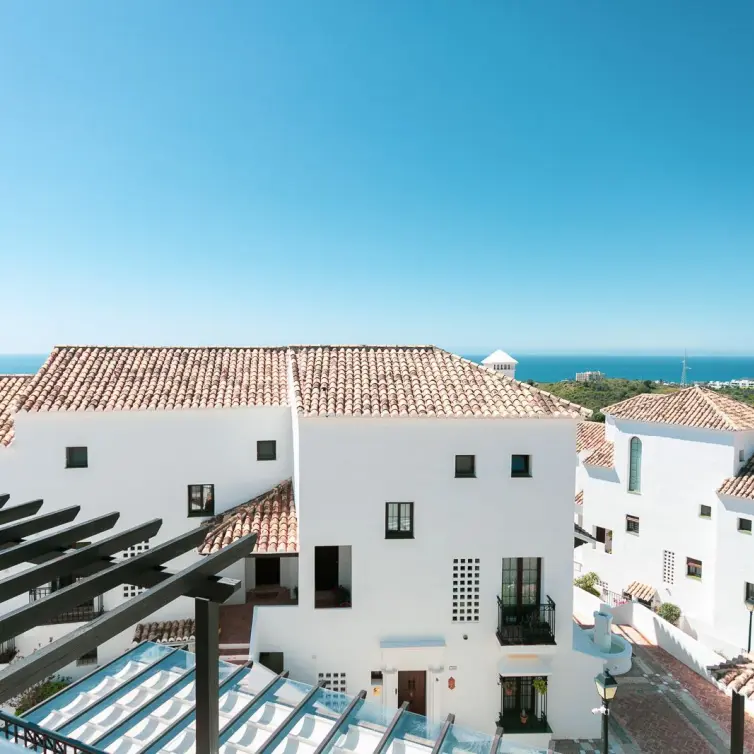 Продажа двухуровневого пентхауса в Altos de los Monteros