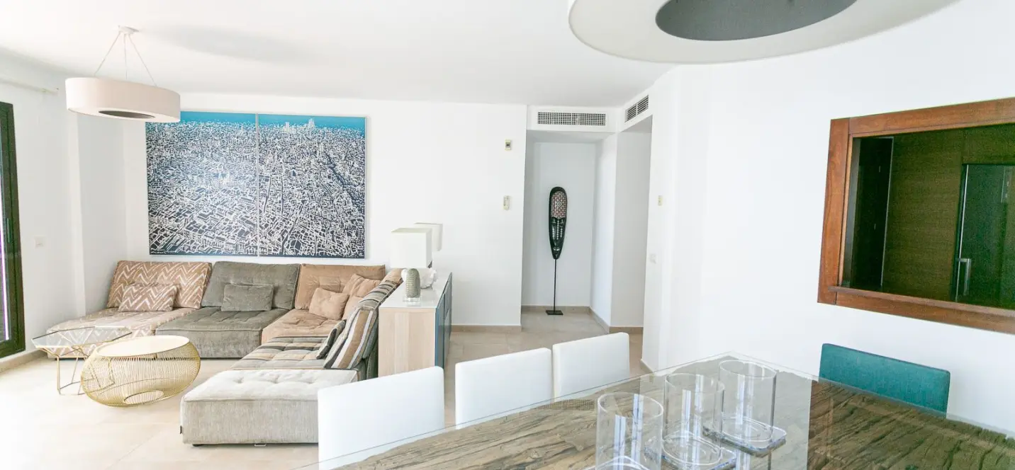 Продажа двухуровневого пентхауса в Altos de los Monteros 2