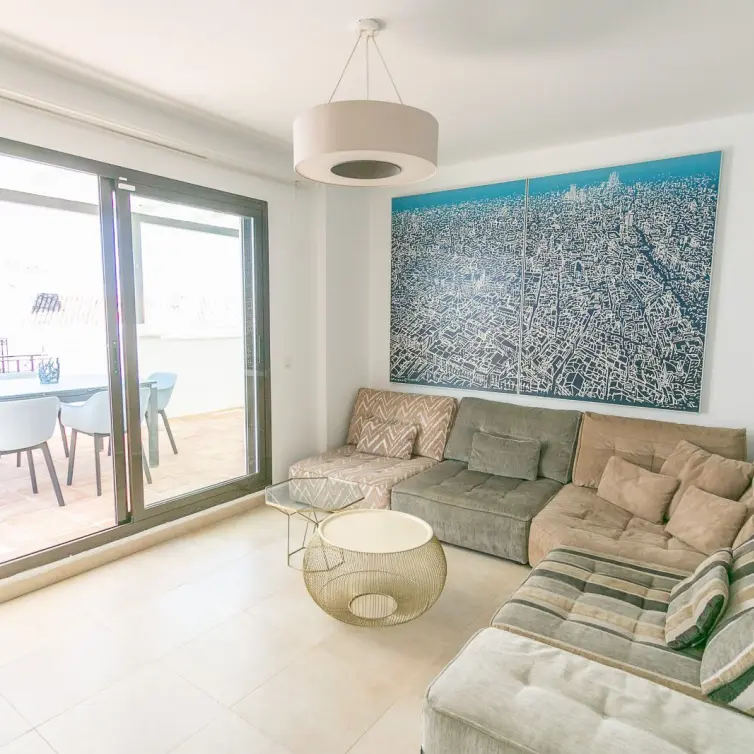 Продажа двухуровневого пентхауса в Altos de los Monteros