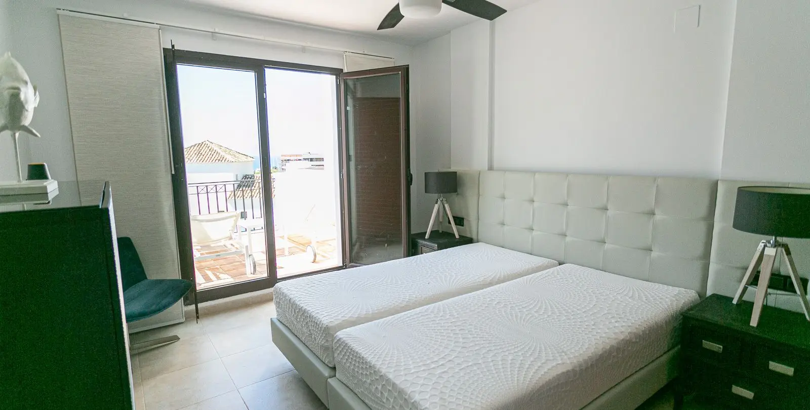 Продажа двухуровневого пентхауса в Altos de los Monteros 21
