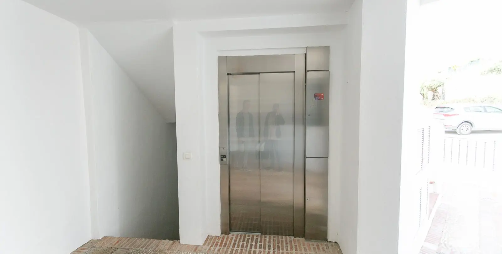 Продажа двухуровневого пентхауса в Altos de los Monteros 44