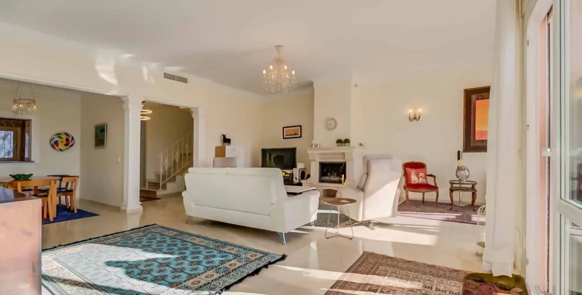 Продажа таунхауса в Artola 13