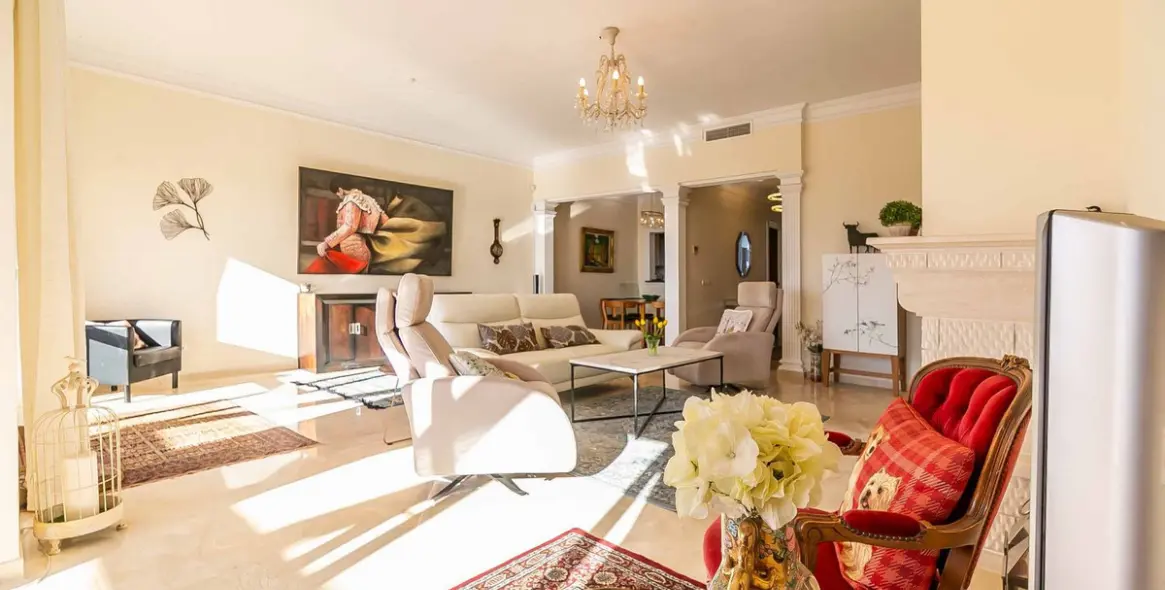 Sale of townhouse in Artola 23