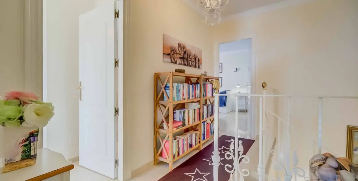 Sale of townhouse in Artola 26