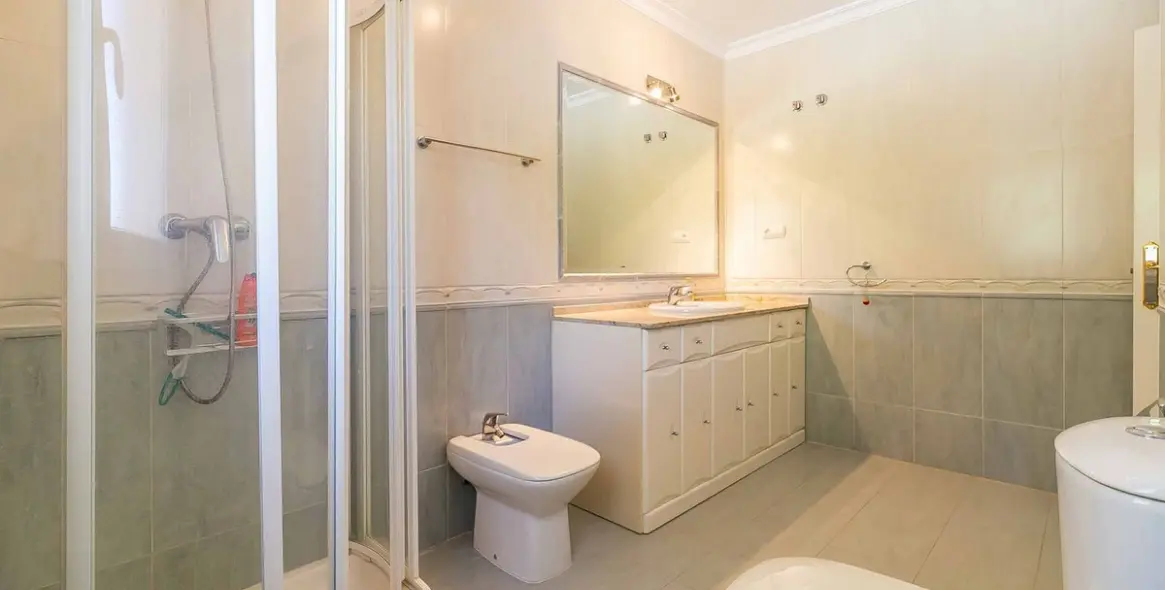 Sale of townhouse in Artola 33