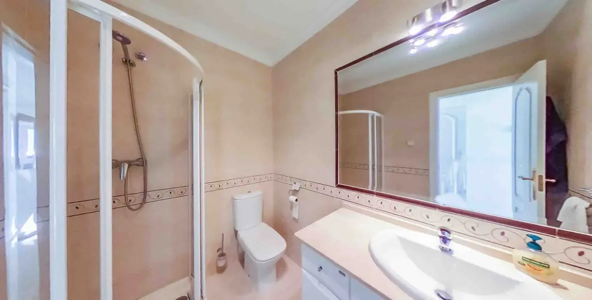 Sale of townhouse in Artola 36