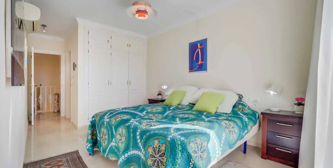 Sale of townhouse in Artola 38