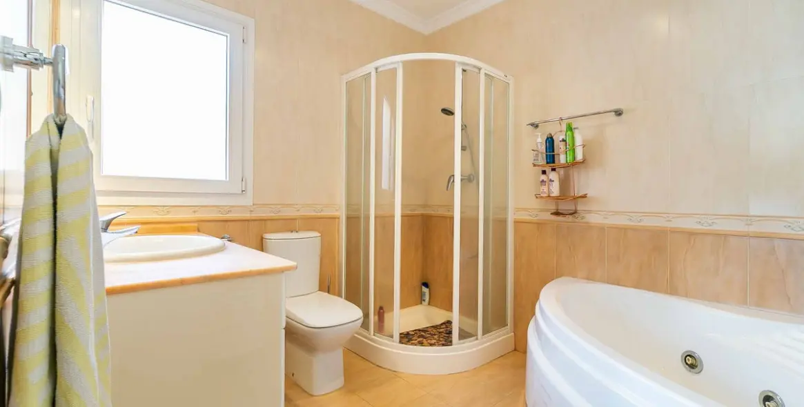 Sale of townhouse in Artola 47